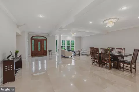 Entry Way - 837 Seneca Rd, Great Falls, VA 22066 photo 1 of 2