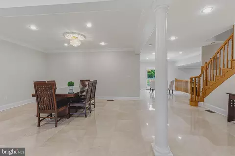 Dining - 837 Seneca Rd, Great Falls, VA 22066 photo 2 of 4