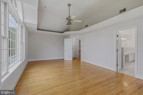 Bedroom - 837 Seneca Rd, Great Falls, VA 22066 photo 2 of 5