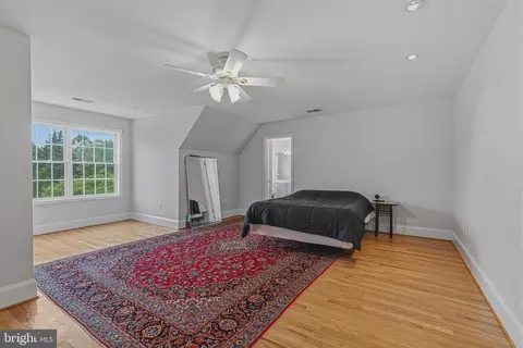 Bedroom - 837 Seneca Rd, Great Falls, VA 22066 photo 3 of 5