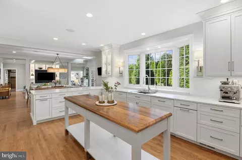 Kitchen - 7009 Symphony Ct, Mclean, VA 22101 photo 3 of 3