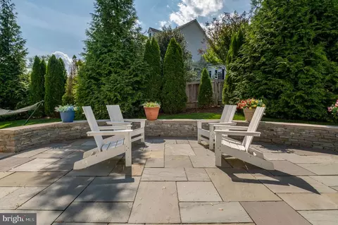 Exterior - 7009 Symphony Ct, Mclean, VA 22101 photo 9 of 12