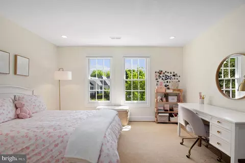 Bedroom - 7009 Symphony Ct, Mclean, VA 22101 photo 4 of 5