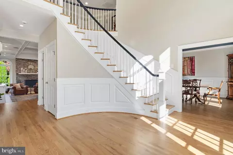 Entry Way - 7009 Symphony Ct, Mclean, VA 22101 photo 2 of 5