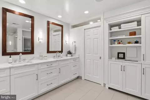 Bath - 7009 Symphony Ct, Mclean, VA 22101 photo 4 of 8