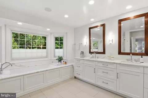 Bath - 7009 Symphony Ct, Mclean, VA 22101 photo 1 of 8