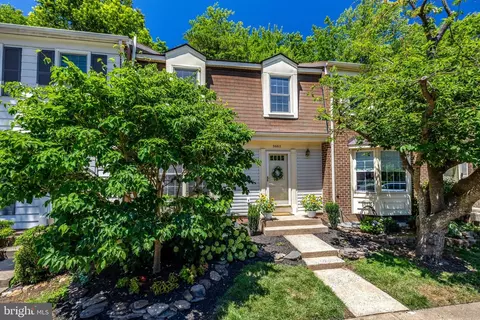 9662 Masterworks Dr, Vienna, VA 22181