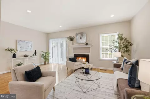 Living - 6470 Franconia Ct, Springfield, VA 22150 photo 1 of 3