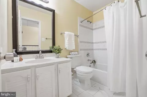 Bath - 6470 Franconia Ct, Springfield, VA 22150 photo 2 of 3