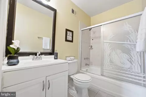Bath - 6470 Franconia Ct, Springfield, VA 22150 photo 1 of 3