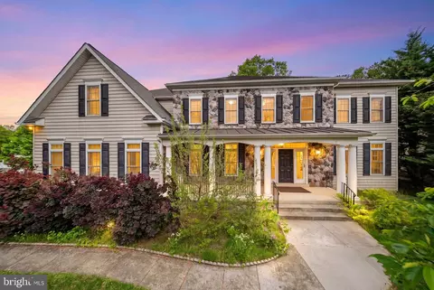 7101 Idylwood Rd, Falls Church, VA 22043
