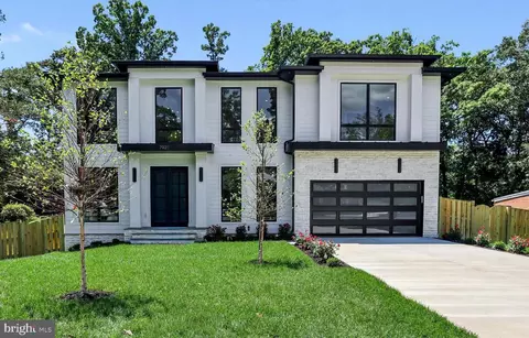 7925 Falstaff Rd, Mclean, VA 22102