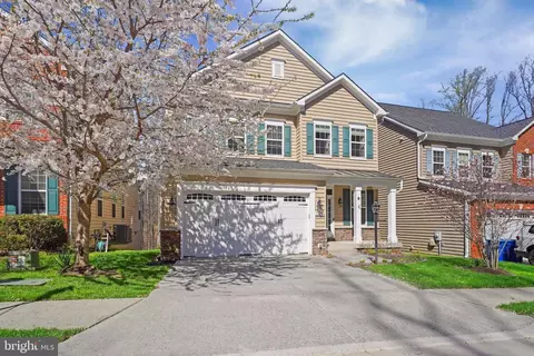 7303 A Hayfield Rd, Alexandria, VA 22315