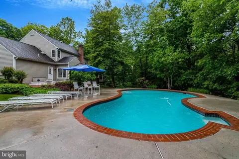 Exterior - 9220 Davis Dr, Lorton, VA 22079 photo 5 of 11