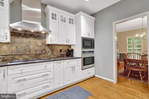 Kitchen - 9220 Davis Dr, Lorton, VA 22079 photo 5 of 5
