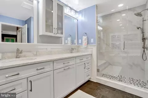 Bath - 9220 Davis Dr, Lorton, VA 22079 photo 5 of 6