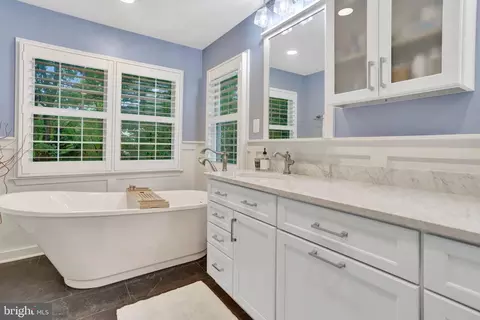 Bath - 9220 Davis Dr, Lorton, VA 22079 photo 4 of 6
