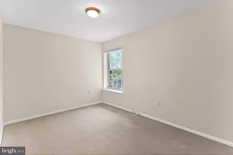 Bedroom - 1948 Kennedy Dr #203, Mclean, VA 22102 photo 5 of 6