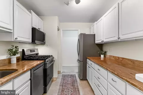 Kitchen - 1948 Kennedy Dr #203, Mclean, VA 22102 photo 1 of 4
