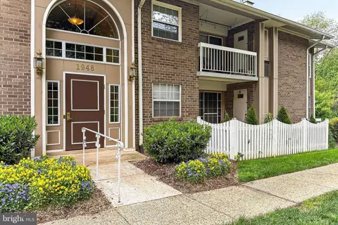 1948 Kennedy Dr #203, Mclean, VA 22102