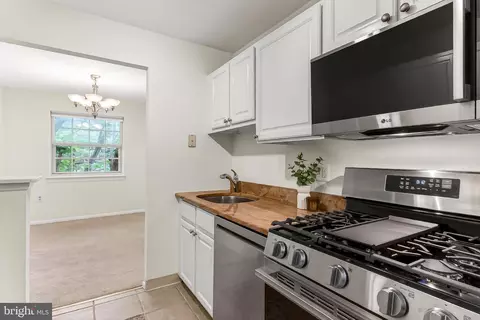 Kitchen - 1948 Kennedy Dr #203, Mclean, VA 22102 photo 2 of 4