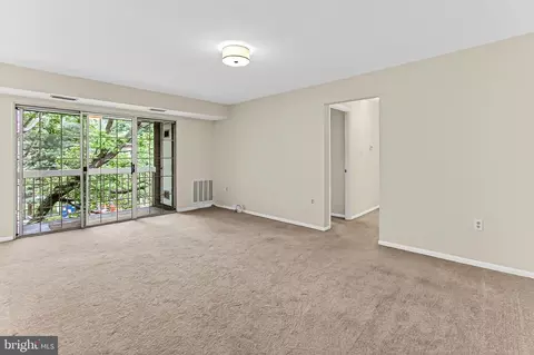 Living - 1948 Kennedy Dr #203, Mclean, VA 22102 photo 5 of 5