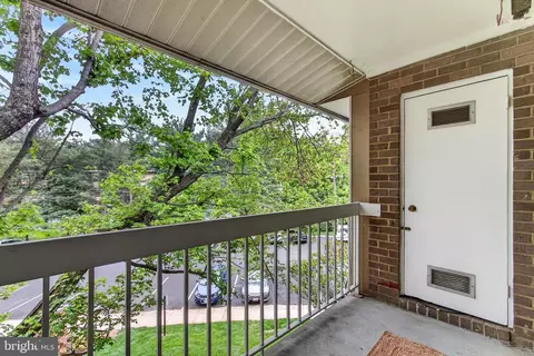 Exterior - 1948 Kennedy Dr #203, Mclean, VA 22102 photo 5 of 5