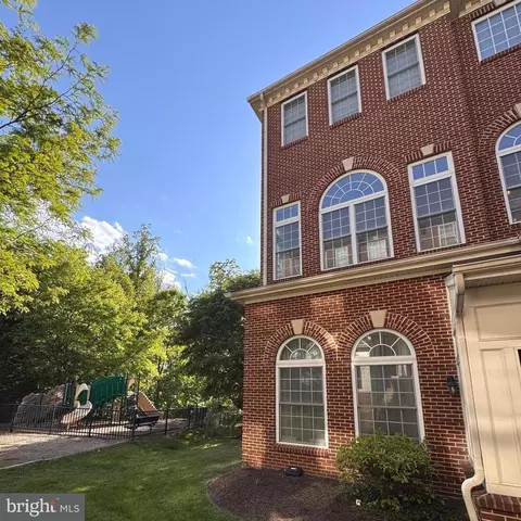 4431 B Eastwick Ct, Fairfax, VA 22033