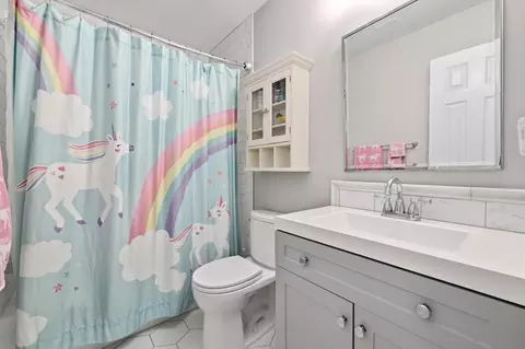 Bath - 2706 Hatmark St, Vienna, VA 22181 photo 2 of 5