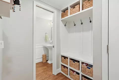 Entry Way - 2706 Hatmark St, Vienna, VA 22181 photo 3 of 4