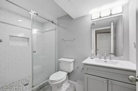 Bath - 2706 Hatmark St, Vienna, VA 22181 photo 5 of 5