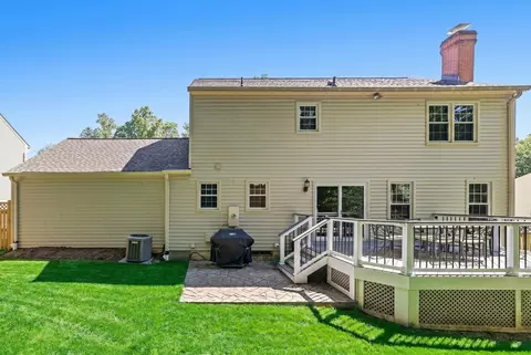 Exterior - 2706 Hatmark St, Vienna, VA 22181 photo 3 of 9