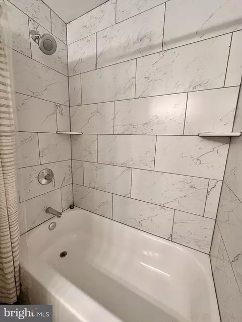 Bath - 7929 Valleyfield Dr, Springfield, VA 22153 photo 2 of 7