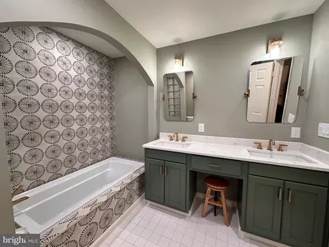 Bath - 7929 Valleyfield Dr, Springfield, VA 22153 photo 4 of 7
