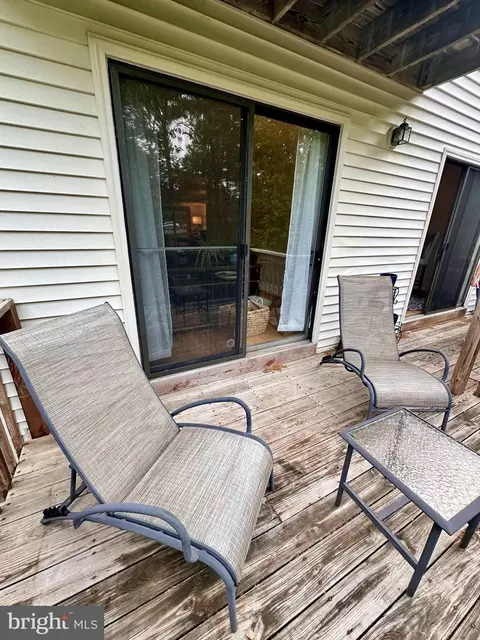 Exterior - 7929 Valleyfield Dr, Springfield, VA 22153 photo 5 of 14