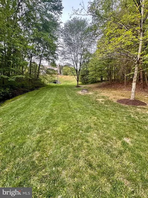 Exterior - 7929 Valleyfield Dr, Springfield, VA 22153 photo 13 of 14