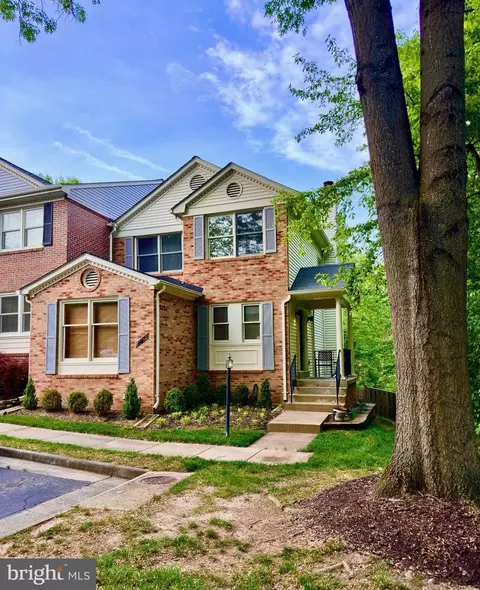 7929 Valleyfield Dr, Springfield, VA 22153
