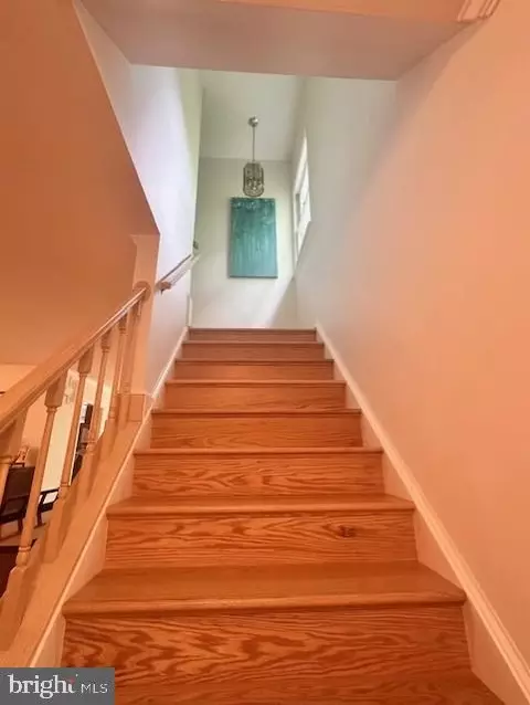 Entry Way - 7929 Valleyfield Dr, Springfield, VA 22153 photo 2 of 3