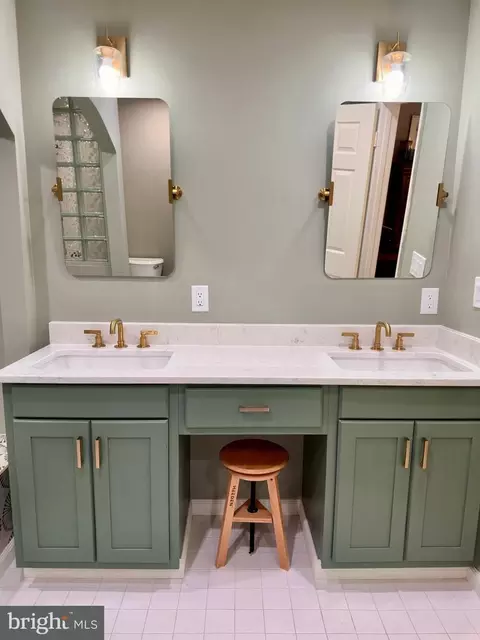 Bath - 7929 Valleyfield Dr, Springfield, VA 22153 photo 3 of 7