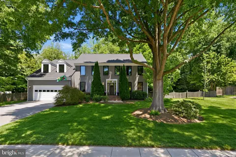 7713 Midday Ln, Alexandria, VA 22306