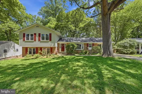 2327 Riviera Dr, Vienna, VA 22181