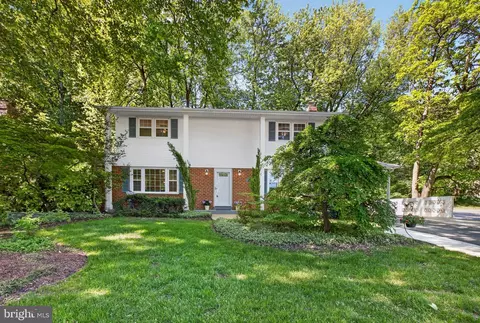 6710 Sydenstricker Rd, Springfield, VA 22152