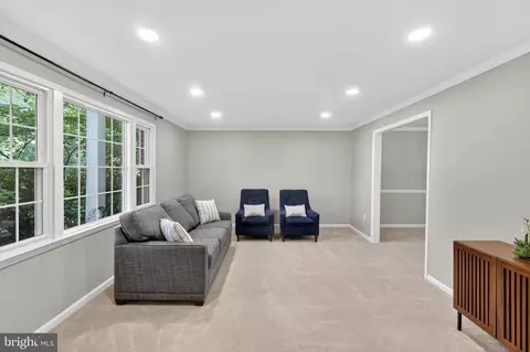 Living - 6710 Sydenstricker Rd, Springfield, VA 22152 photo 1 of 4