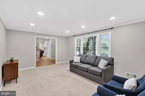 Living - 6710 Sydenstricker Rd, Springfield, VA 22152 photo 3 of 4