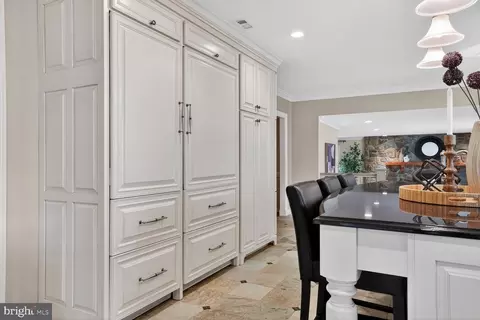 Kitchen - 6354 Chowning Pl, Mclean, VA 22101 photo 4 of 10