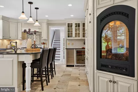 Kitchen - 6354 Chowning Pl, Mclean, VA 22101 photo 8 of 10