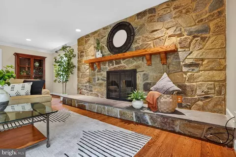 Living - 6354 Chowning Pl, Mclean, VA 22101 photo 1 of 1