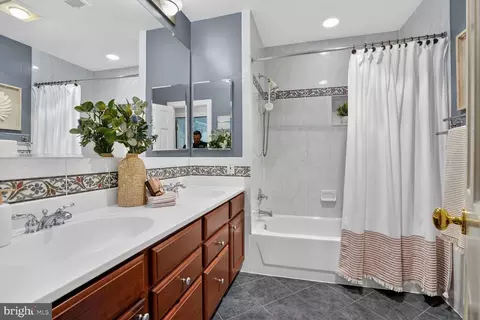 Bath - 6354 Chowning Pl, Mclean, VA 22101 photo 7 of 8