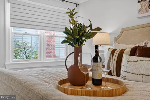 Bedroom - 6354 Chowning Pl, Mclean, VA 22101 photo 7 of 10