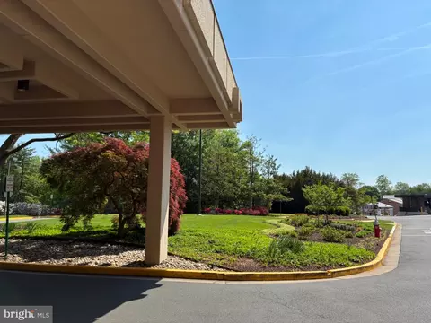 1800 Old Meadow Rd #101, Mclean, VA 22102